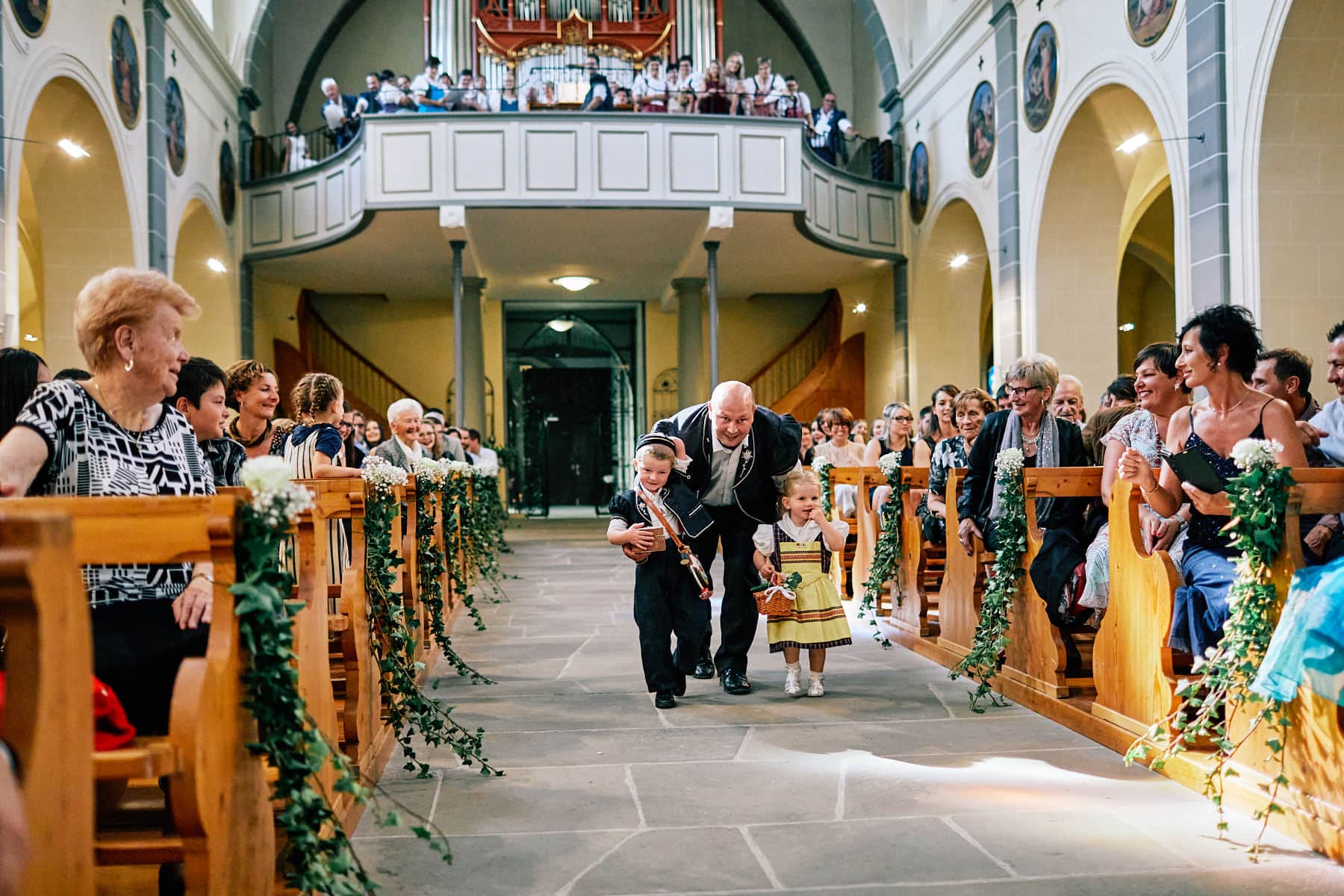Mariage à l'Église de Gruyère - Jérémy Sauterel- Photographe