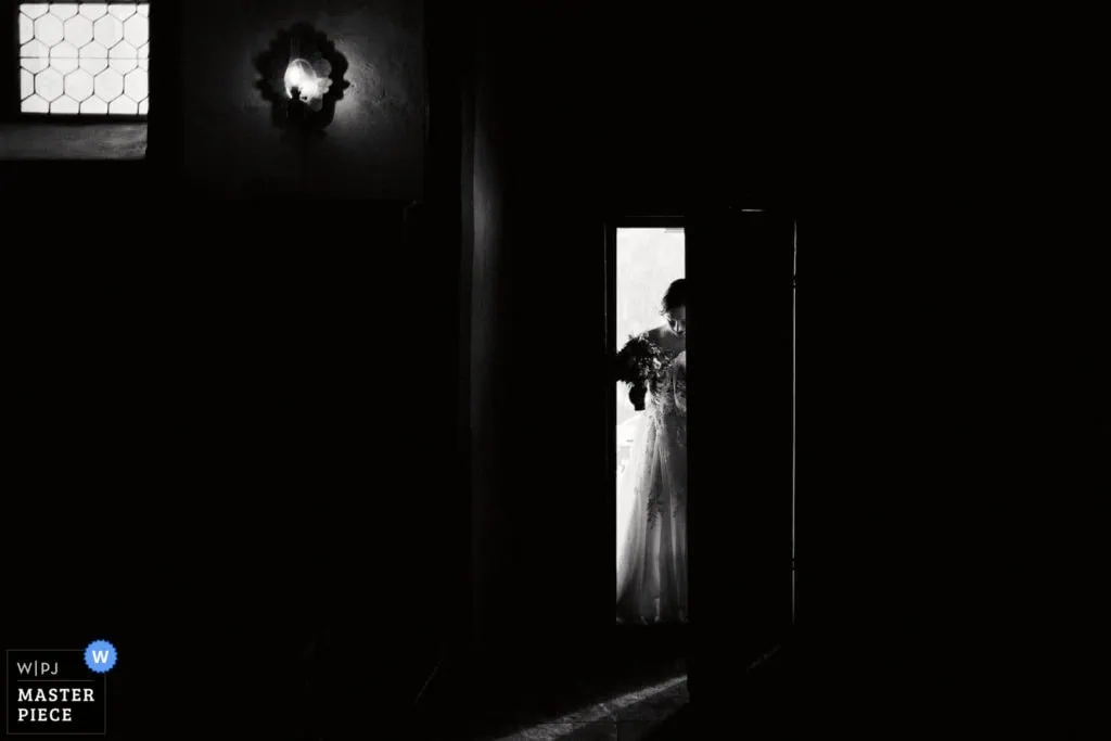 candid natural wedding image 2689020