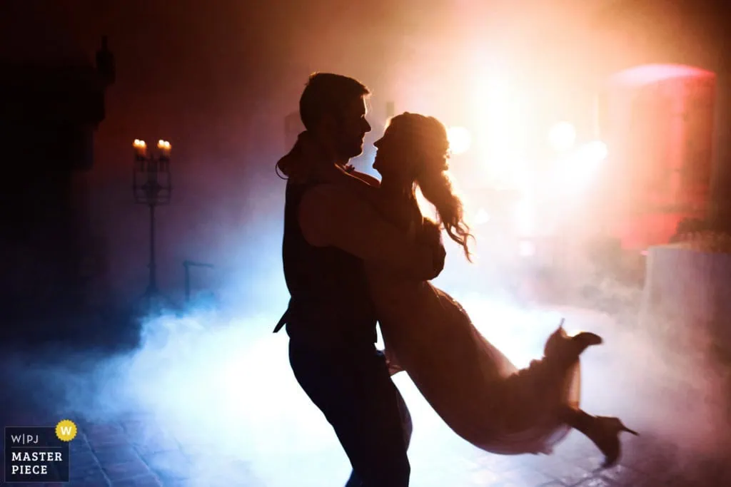 candid natural wedding image 2689023