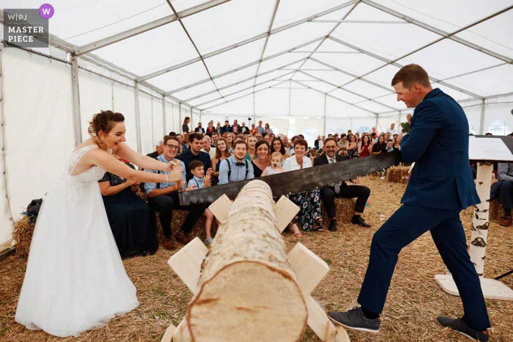 candid natural wedding image 2699432