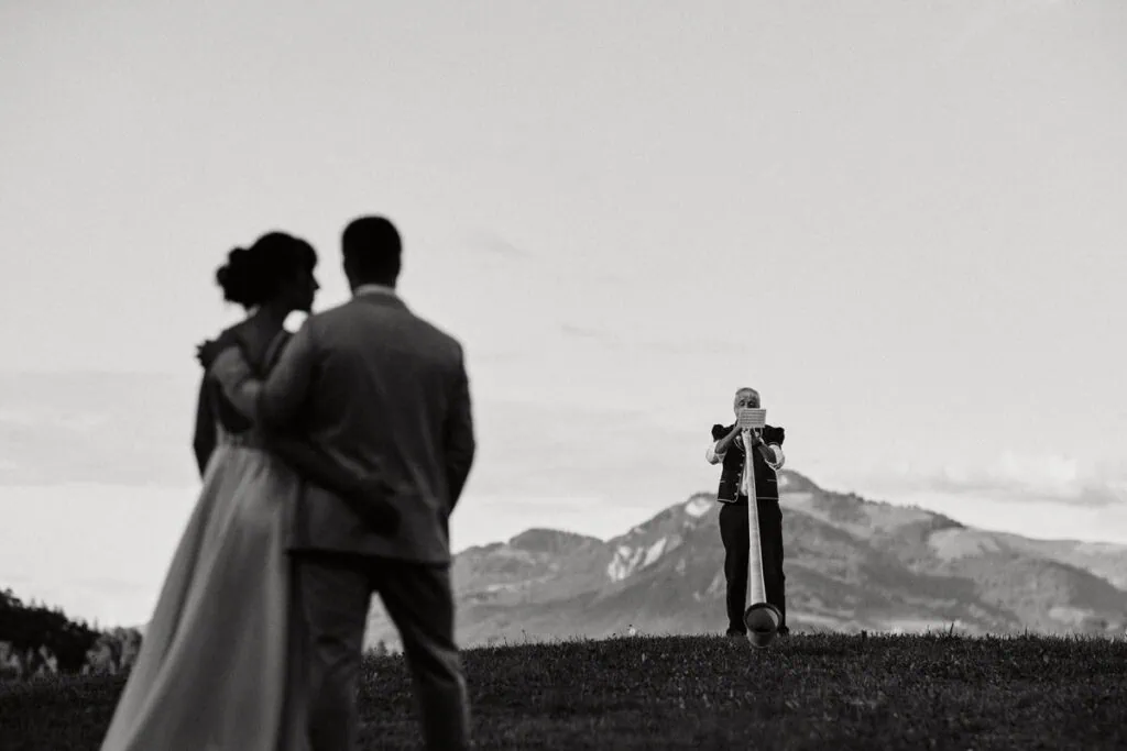 Photo artistique en Suisse avec les montagnes, souvenir unique du lieu.
