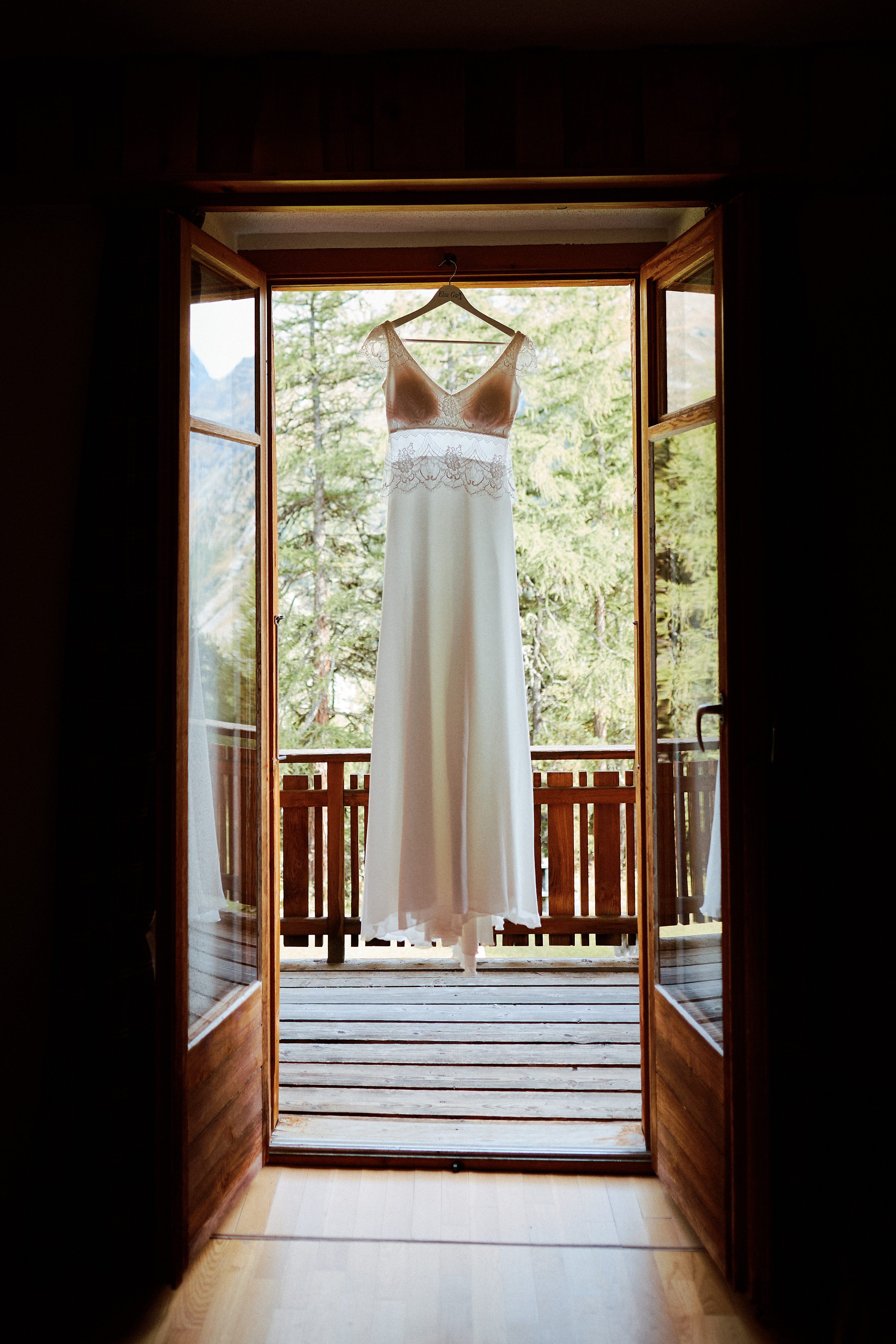 photographe-mariage-laique-exterieur-suisse-081.jpg mariage arolla,grand hotel kurkhaus
