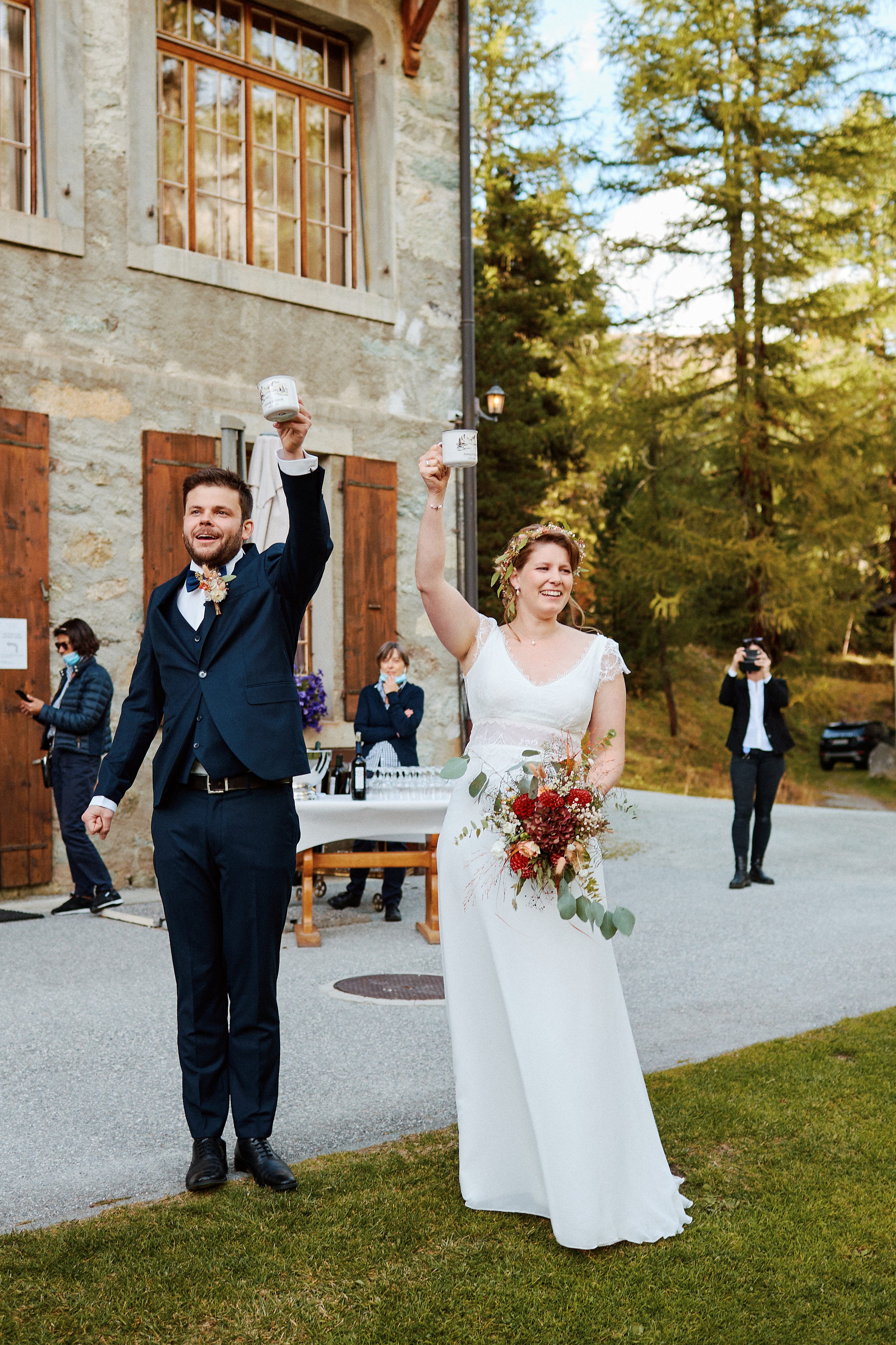 photographe-mariage-laique-exterieur-suisse-130.jpg valais,photographe mariage laique